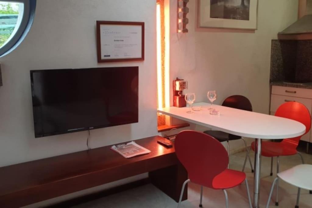 Zentral Club Neutron-Jacuzzi Appartement Belmonte De Miranda Buitenkant foto